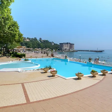 Marina Hotel, Sunny Day-3
