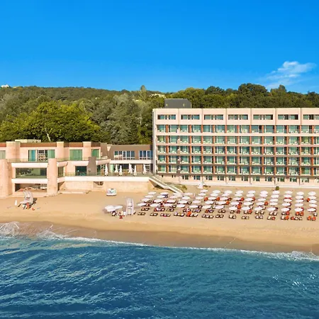Marina Hotel, Sunny Day-2